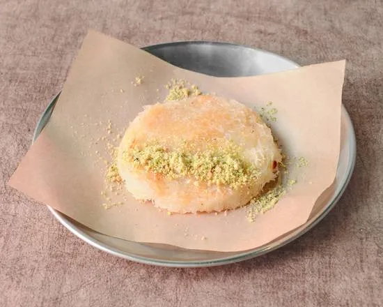 Kanafeh con pistacho por encima
